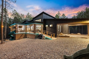 One of the few cabins with a CARPORT