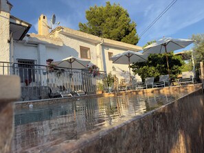 Piscina com cascata