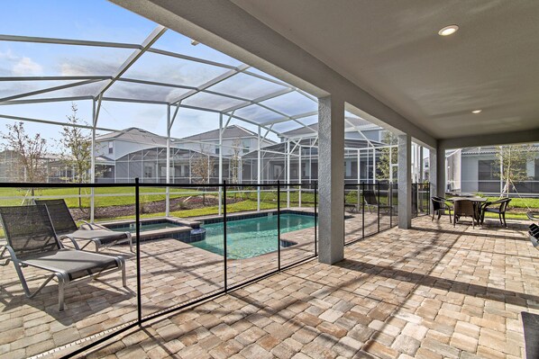 Beautiful 8 bed 5 bath 0 located in The Retreat at Champions Gate