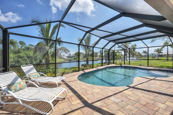 Beautiful 3 bed 2 bath villa located in Charlotte Harbor Area
