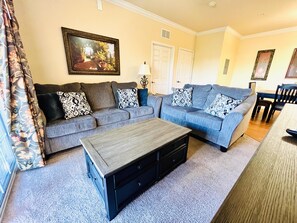 This condo has a total of 2 bedrooms.