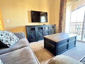 This condo has a total of 2 bedrooms.