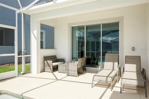 Beautiful 5 bed 5 bath villa located in Champions Gate Resort