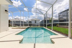 Beautiful 5 bed 5 bath villa located in Champions Gate Resort