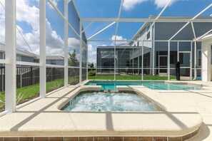 Beautiful 5 bed 5 bath villa located in Champions Gate Resort