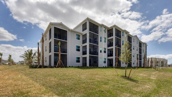 Beautiful 3 bed 2 bath condo located in Charlotte Harbor Area