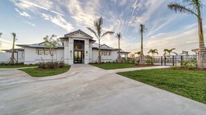 Beautiful 3 bed 2 bath condo located in Charlotte Harbor Area