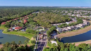 Beautiful 3 bed 2.5 bath townhome located in Emerald Island Resort