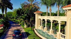 Beautiful 3 bed 2.5 bath townhome located in Emerald Island Resort