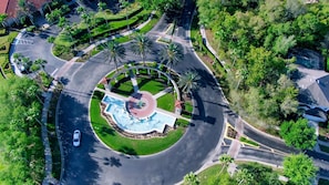 Beautiful 3 bed 2.5 bath townhome located in Emerald Island Resort