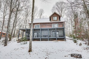 Cabin Exterior | Outdoor Fire Pit (Wood Provided)