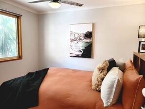 Bedroom 2 - Queen Bed Guest Room