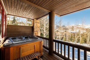 Soothing private hot tub with stunning scenery