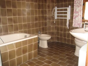 2 Zweibettzimmer mit Bad und WC-Ferienwohnung Gottsbüren