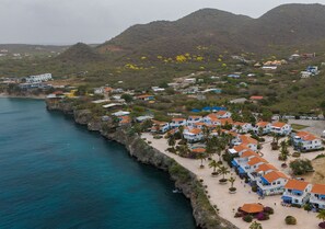 F2 is on the edge of the property. Great privacy with an unobstructed sea view.