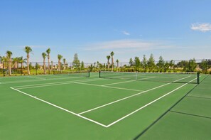 Beautiful 5 bed 4 bath townhome located in Solterra Resort