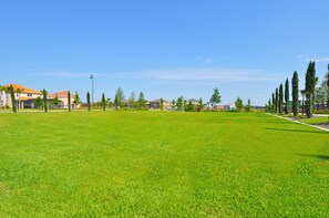 Beautiful 5 bed 4 bath townhome located in Solterra Resort