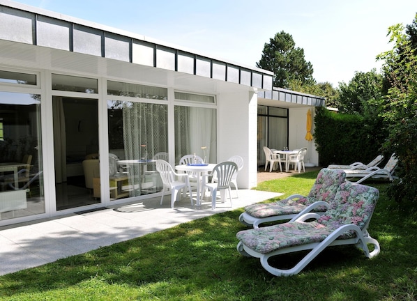 Die windgeschützte Terrasse