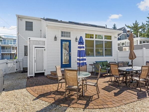 Ocean Side. Private yard. Beach Badges. Deck. Patio. WIFI. Washer & Dryer. Keurig.