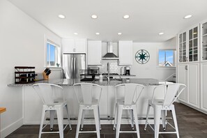 Kitchen island barstools for your late night chats!