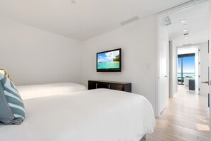 Guest Room with 2 Twin Beds