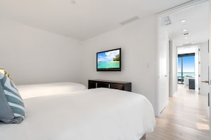 Guest Room with 2 Twin Beds