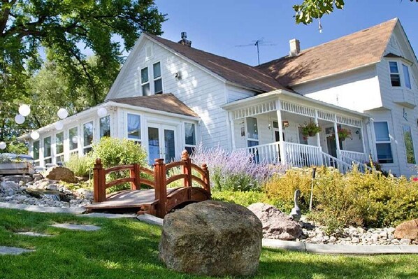 Bluebird Farmhouse