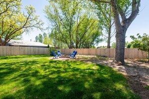 Spacious Backyard with Firepit (firewood provided upon request; if we can accommodate)