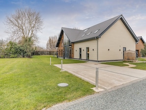 Exterior | The Paddocks Retreat, North Thoresby