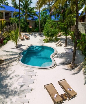 Private pool