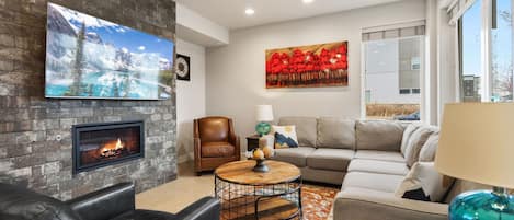 Living Room | Large Flatscreen TV, Indoor Fireplace
