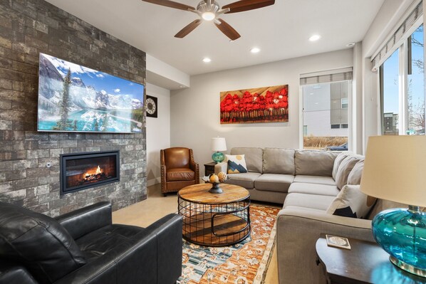 Living Room | Large Flatscreen TV, Indoor Fireplace