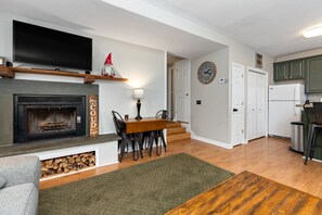 Living Room with fireplace