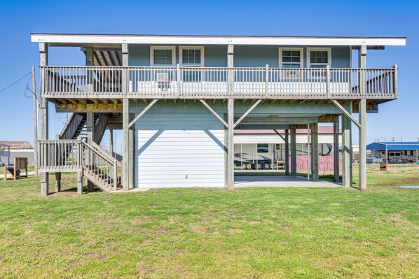 Crystal Beach Vacation Rental | 2BR | 1.5BA | 832 Sq Ft | Stairs Required