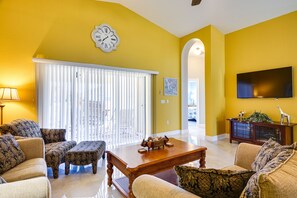 Living Room | Free WiFi | Central A/C & Heating