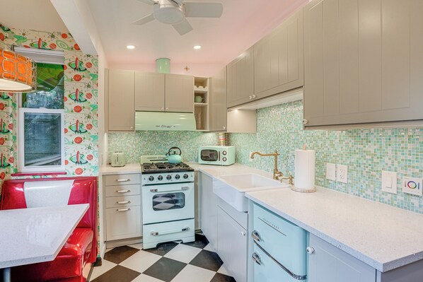 El Sobrante Vacation Rental | 1BR | 1BA | Steps Required | 600 Sq Ft