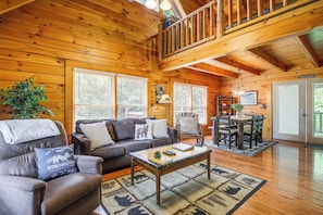 Living Room | Queen Sleeper Sofa | Smart TV | 1st Floor