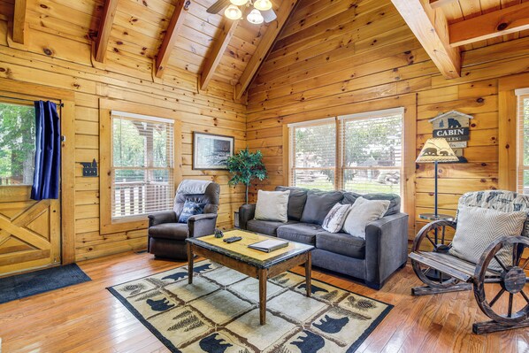 Pigeon Forge Vacation Rental | 2BR | 2BA | 1,229 Sq Ft | Stairs Required