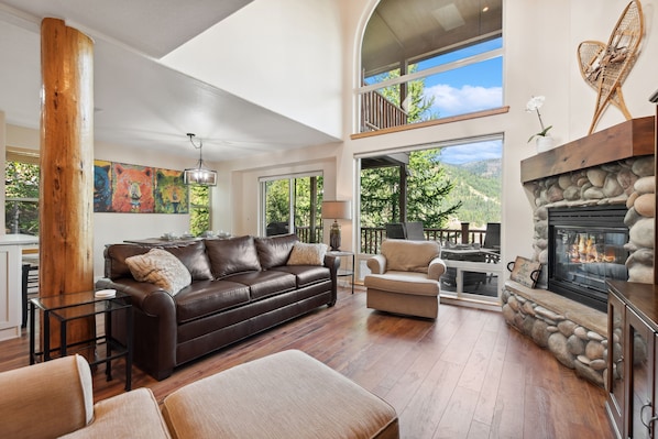 High ceilings and numerous large windows provide breathtaking views of the slopes