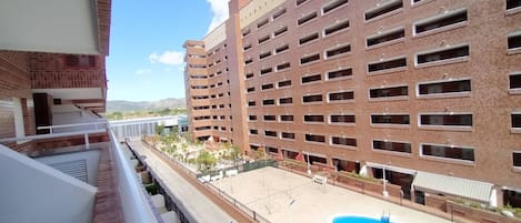 プール