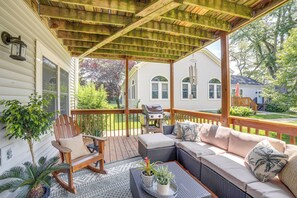 Private Deck | Gas Grill | Lounge Furniture