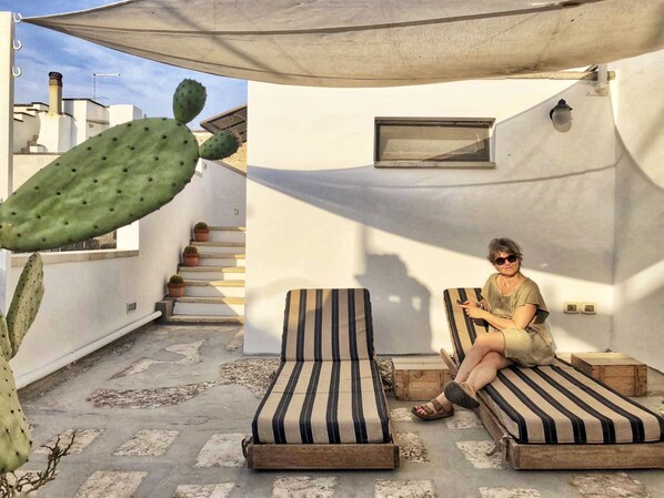 The roof terrace. Il terrazzo sul tetto.