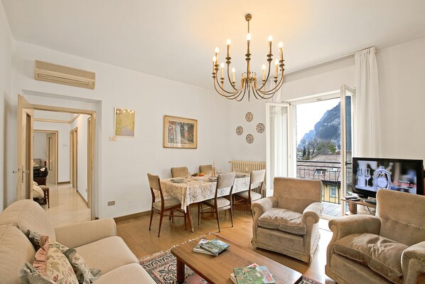 Living and dining room