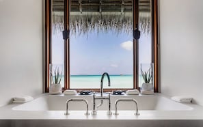 Indoor spa tub