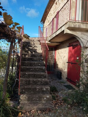 entrée indépendante de l appartement 