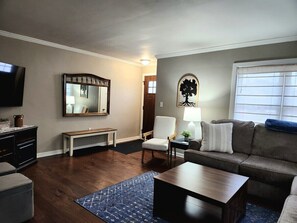 Living Room w/ 58" HDTV