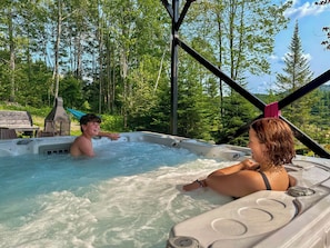Bain à remous extérieur