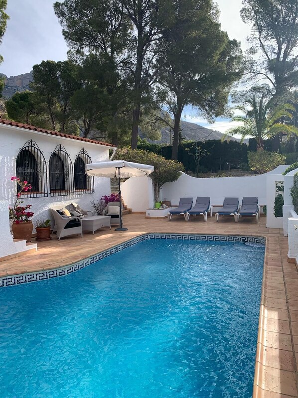 Fabulous south facing pool