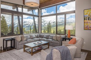 Indoors, Furniture, Living Room, Couch, Table