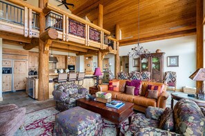 Home Decor, Furniture, Indoors, Living Room, Table
